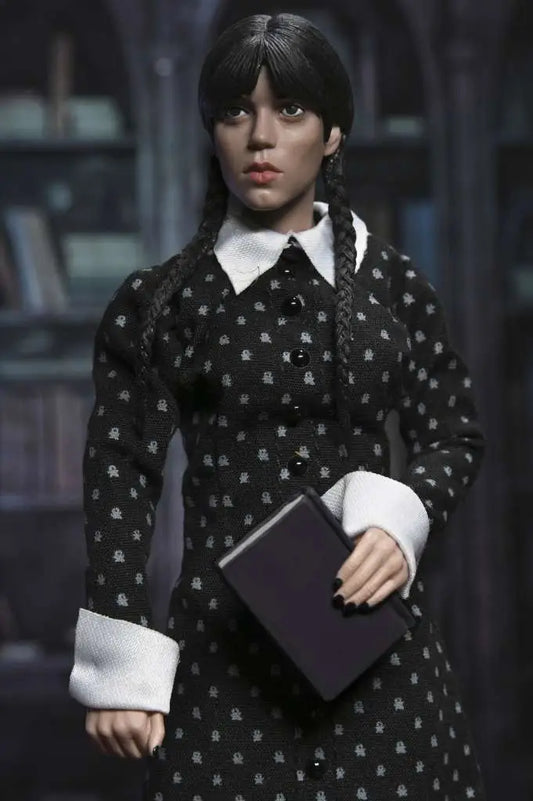 NECA - THE ADDAMS FAMILY WEDNESDAY ADDAMS CLASSIC DRESS CLOTHED AF ACTION FIGURE 20 cm