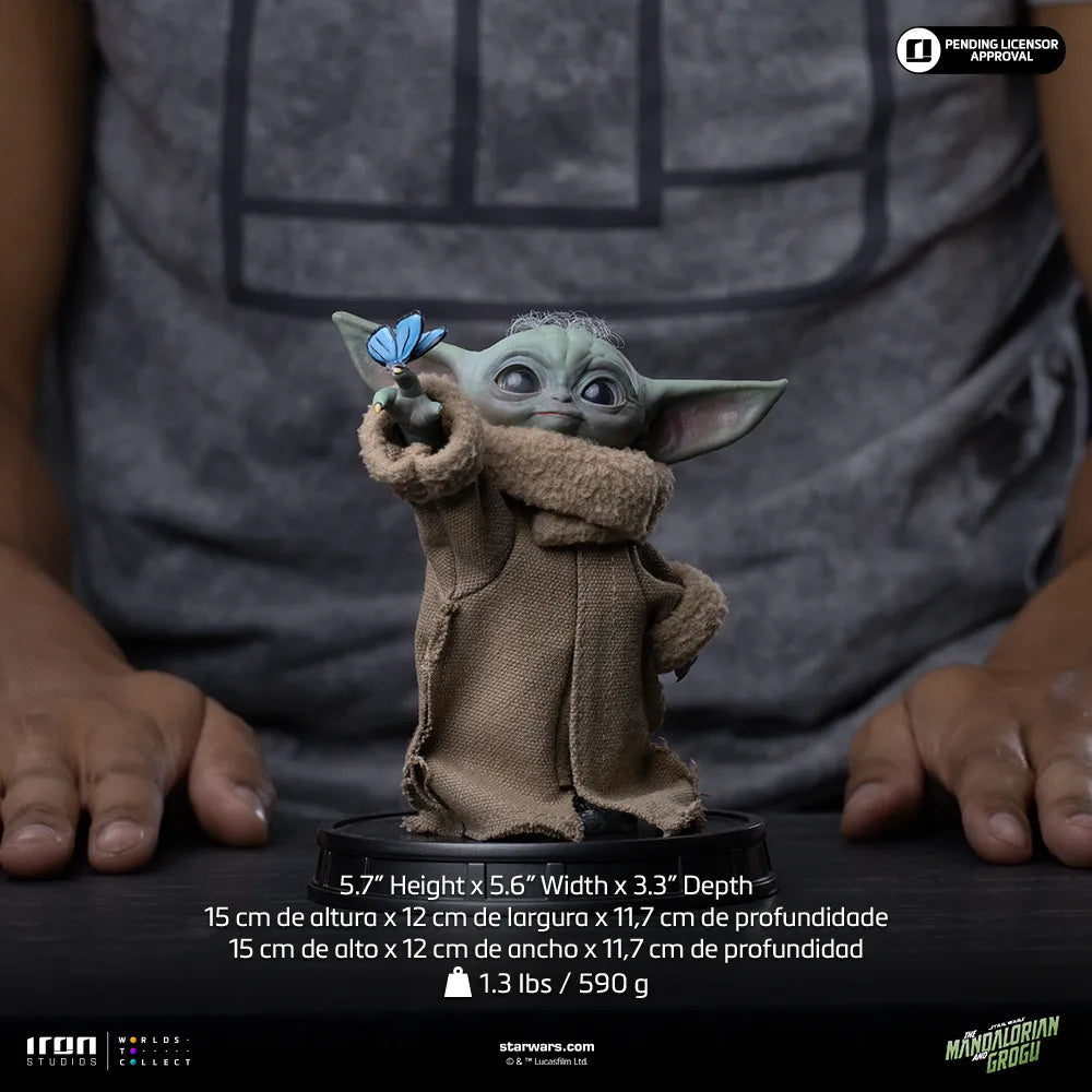 IRON STUDIOS - ORI MANDALORIAN & GROGU MOVIE GROGU BUTTERFLY WONDER LEGACY 1/4 STATUA 15 cm