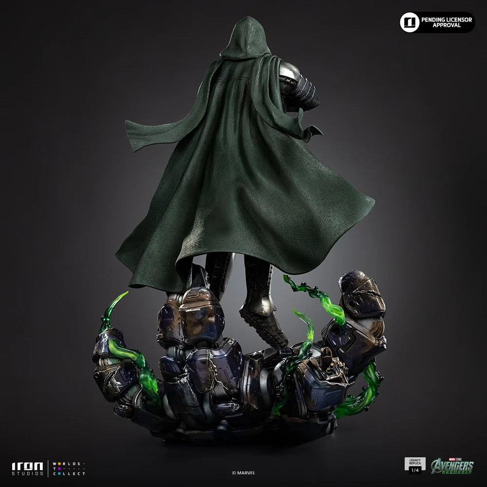 IRON STUDIOS - DOOM AVENGERS:DOOMSDAY DOCTOR DOOM LEGACY REPLICA 1/4 STATUA 67 cm