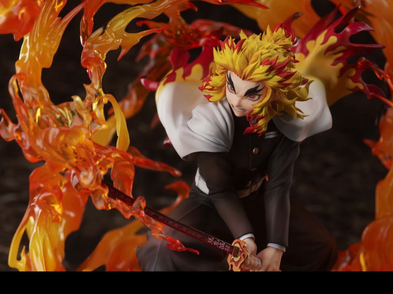 DEMON SLAYER: KIMETSU NO YAIBA STATUA 1/8 KYOJURO RENGOKU 26 CM ANIPLEX
