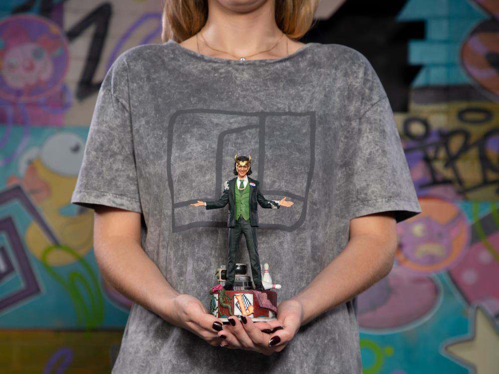 IRON STUDIOS LOKI PRESIDENT VARIANT 1/10 STATUA 25 cm