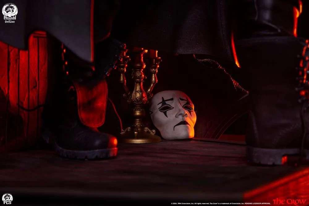 THE CROW 1:3 SCALE STATUE DELUXE EDITION