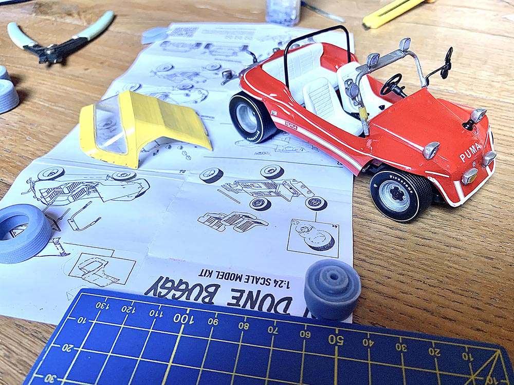 DUNE BUGGY MODEL KIT 1:24