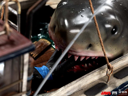 IRON STUDIOS JAWS ATTACK DEMI ART 1/20 STATUA 79 cm