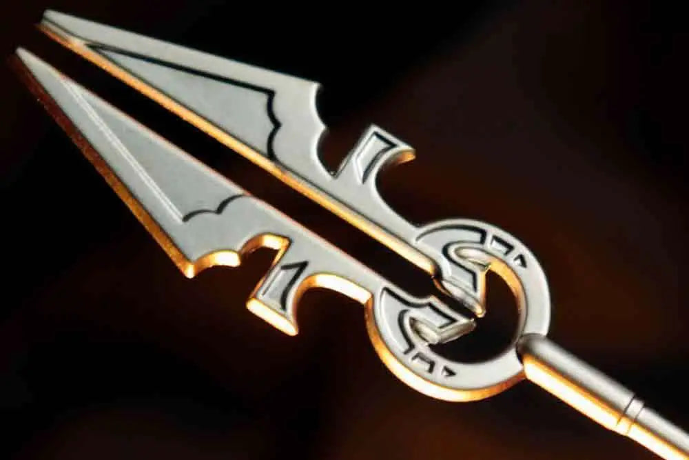 MAGIC THE GATHERING - AVACYN'S MOONSILVER SPEAR -.999 SILVER PLATED REPLICA