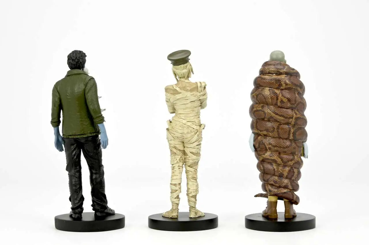 BEETLEJUICE 2 IMMIGRATION HALL SET 1 - 3" FIG