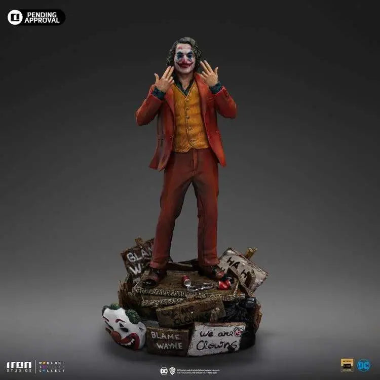 IRON STUDIOS JOKER ARTHUR FLECK 1/10 STATUA 18 cm