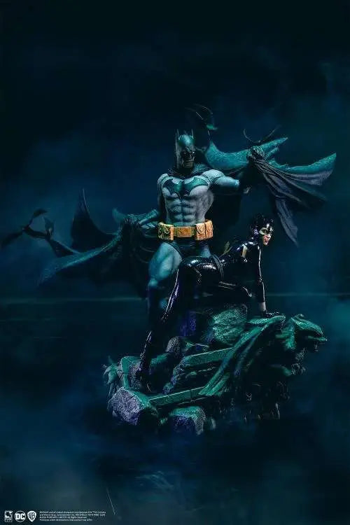 BATMAN AND CATWOMAN REUNION 1/4 SCALE STATUE