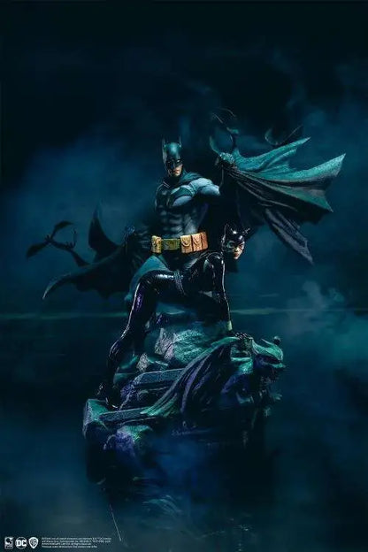 BATMAN AND CATWOMAN REUNION 1/4 SCALE STATUE