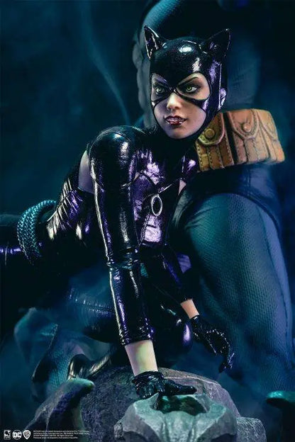 BATMAN AND CATWOMAN REUNION 1/4 SCALE STATUE