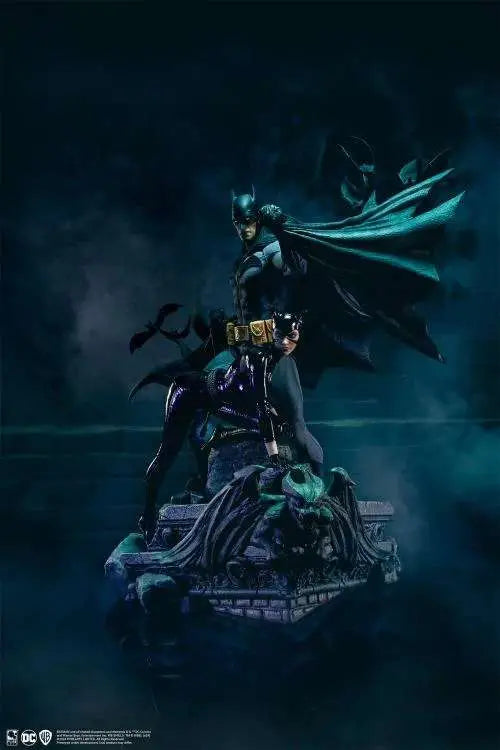 BATMAN AND CATWOMAN REUNION 1/4 SCALE STATUE