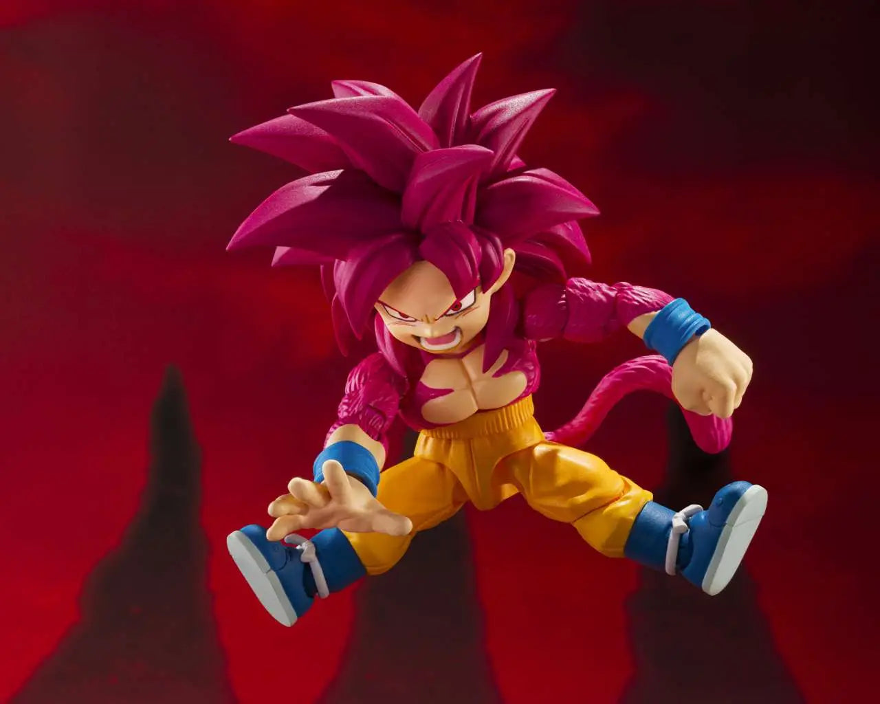 BANDAI SON GOKU DRAGON BALL DAIMA S.H. FIGUARTS MINI SUPER SAIYAN 4 ACTION FIGURE 8 CM