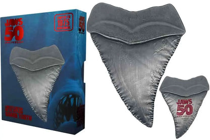 FANATTIK JAWS 50TH ANNIVERSARY SHARK TOOTH MEDALLION REPLICA 9x7 cm