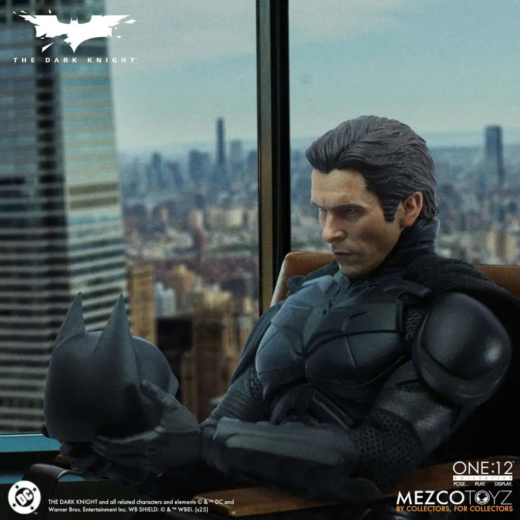 MEZCO TOYS ONE 12 COLLECTIVE DARK KNIGHT BATMAN AF ACTION FIGURE 17 cm