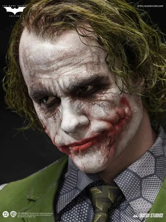 THE DARK KNIGHT JOKER LIFE-SIZE BUST