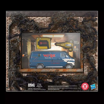 HASBRO - TRANSFORMERS X STRANGER THINGS FREAKWENCY 8-TRACK ACTION FIGURE