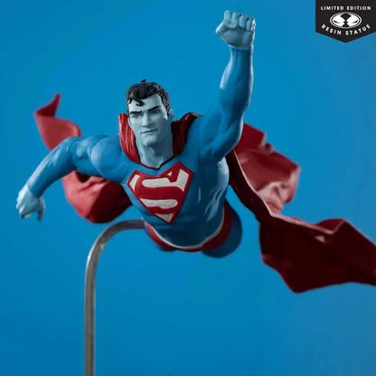 MCFARLANE TOYS 25 SUPERMAN - DC DIRECT RED & BLUE SUPERMAN LEE BERMEJO RESIN STATUA 26 cm
