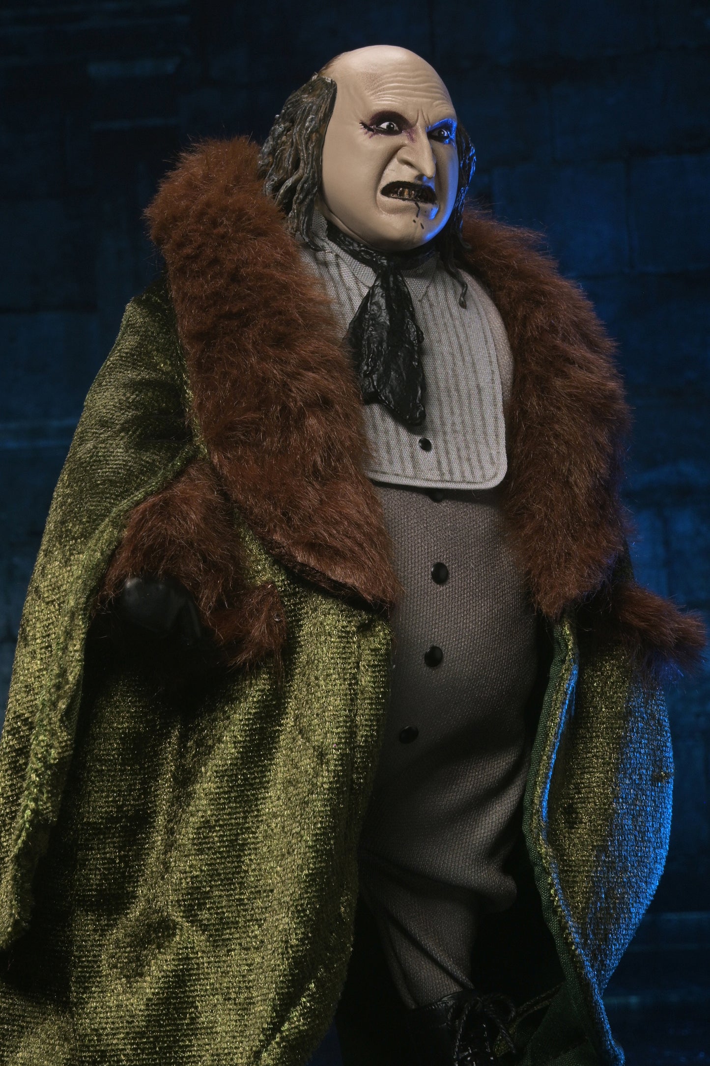 NECA BATMAN RETURNS PENGUIN CLOTHED AF ACTION FIGURE 20 cm