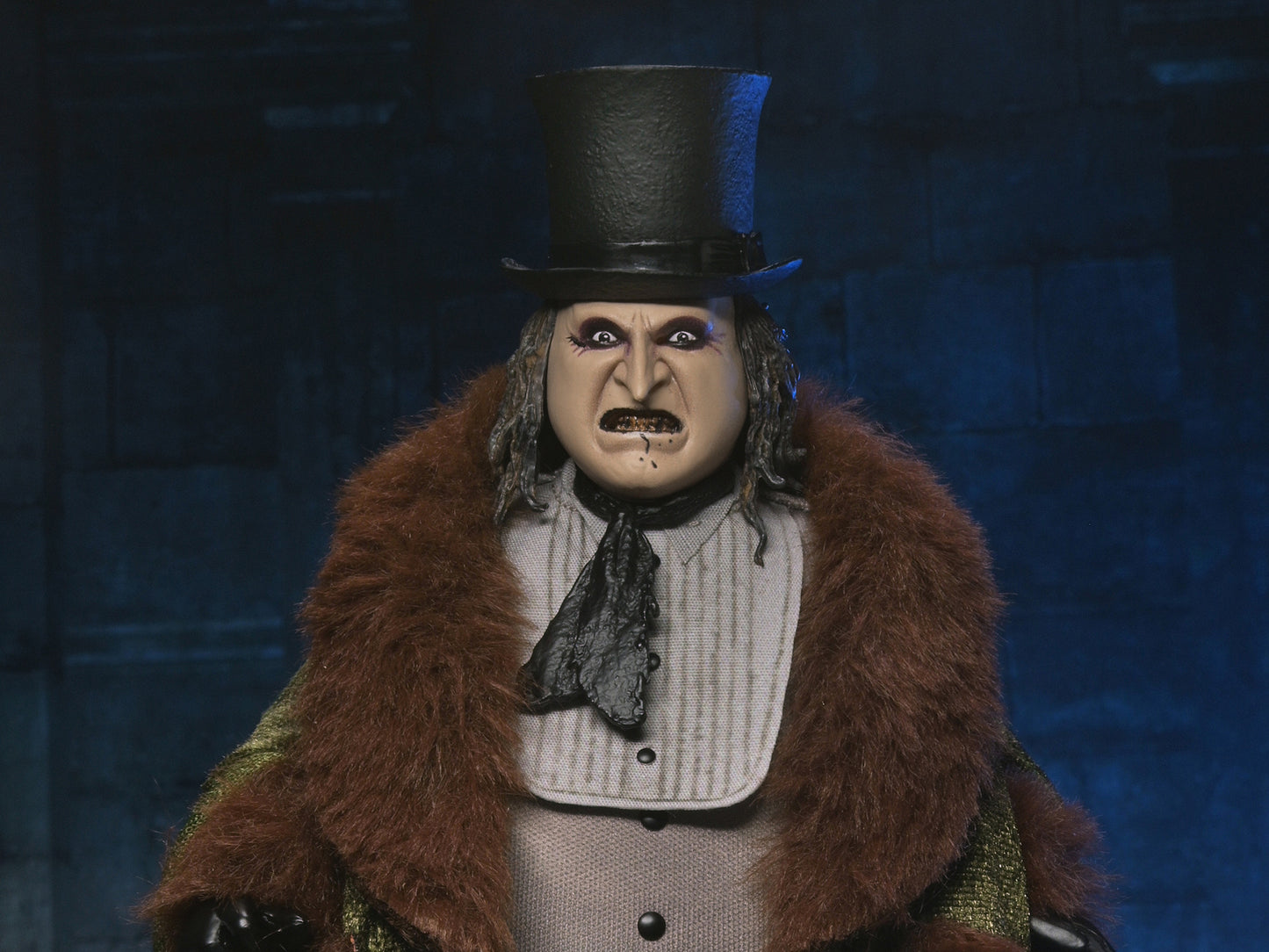 NECA BATMAN RETURNS PENGUIN CLOTHED AF ACTION FIGURE 20 cm