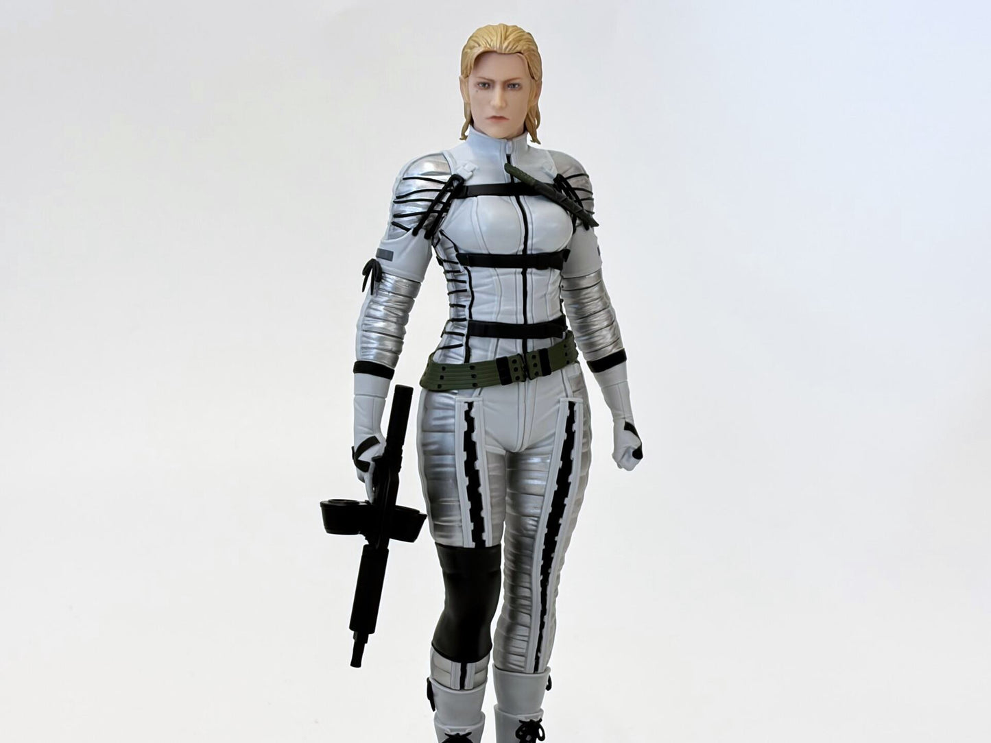 KONAMI AMUSEMENT METAL GEAR SOLID DELTA BOSS FIGURA 20 cm