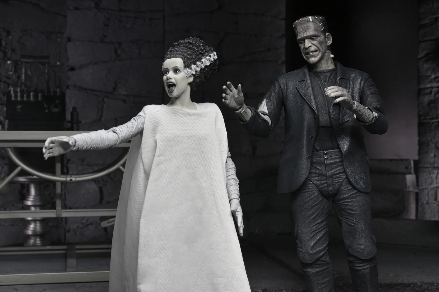 UNIVERSAL MONSTERS BRIDE OF FRANKENSTEIN 90TH MONSTER & HIS MATE B&W 2PACK