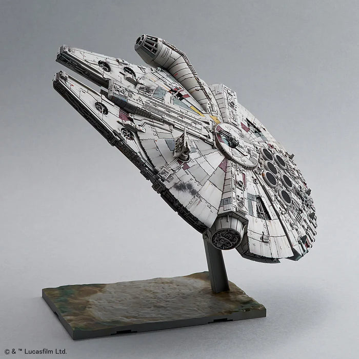 STAR WARS MILLENNIUM FALCON THE FORCE AWAKENS (BANDAI)