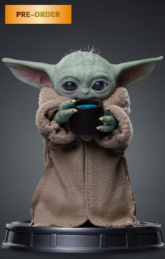 IRON STUDIOS MANDALORIAN & GROGU MOVIE GROGU ALWAYS HUNGRY LEGACY 1/4 STATUA 13.9 cm