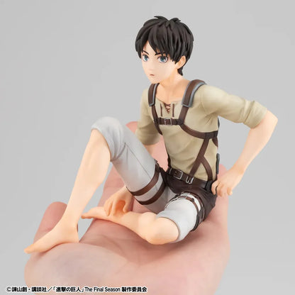 ATTACK ON TITAN PALM SIZE EREN & SQUAD CAPTAIN LEVI G.E.M. STATUE SET