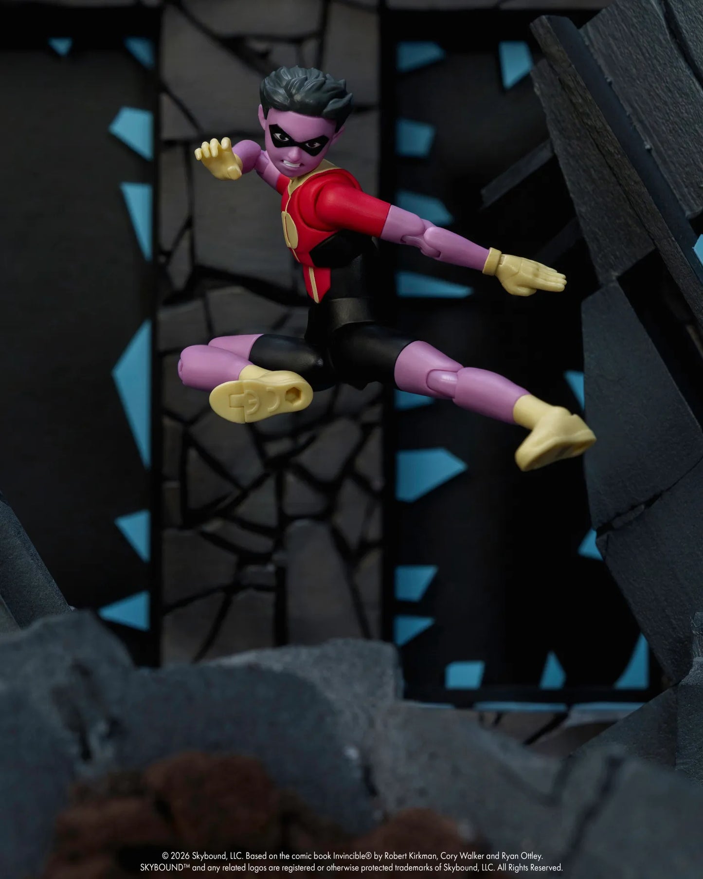 INVINCIBLE INVINCIBLE WITH KID OMNI MAN & CONQUEST LIMITED ACTION FIGURE SET(3)