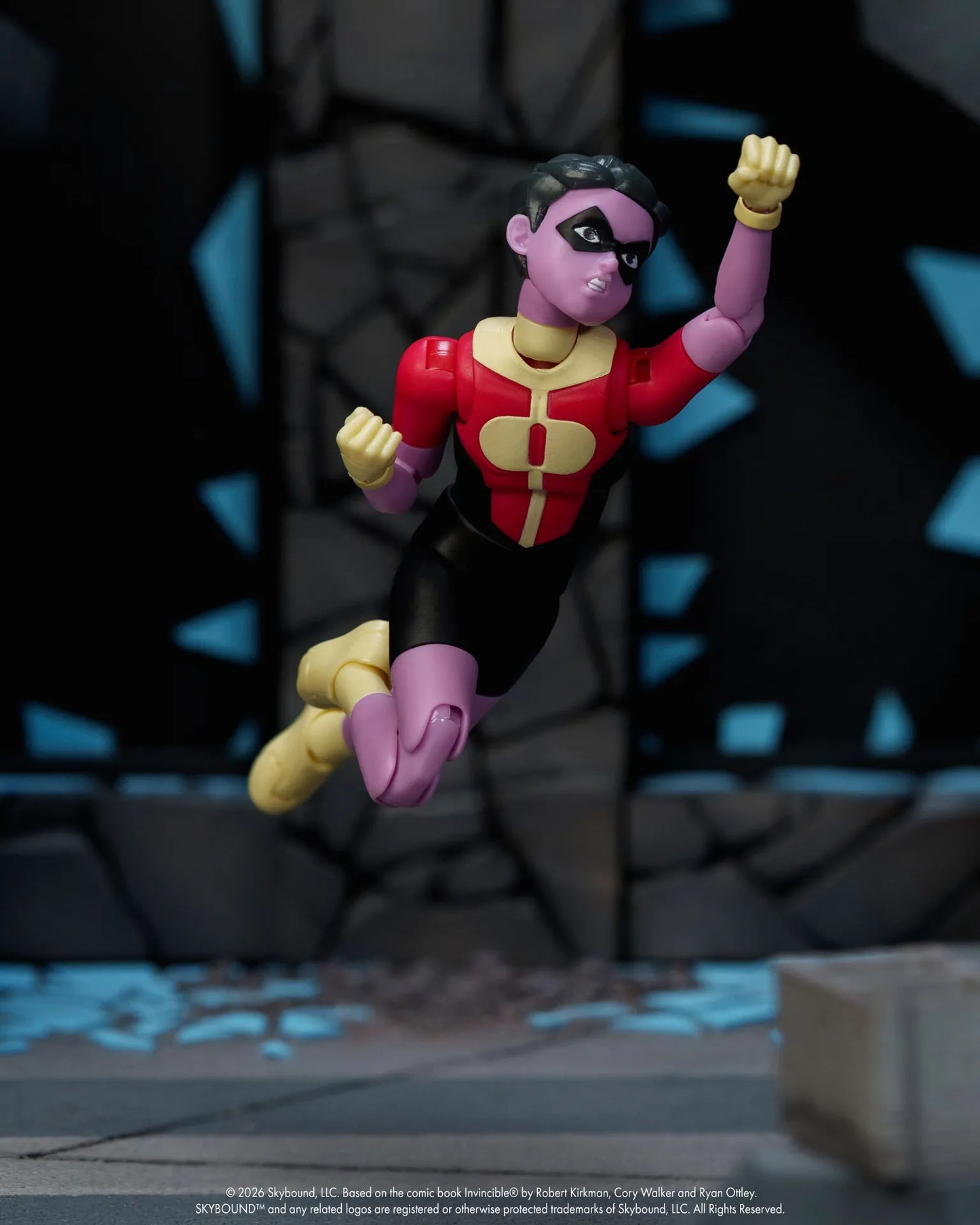 INVINCIBLE INVINCIBLE WITH KID OMNI MAN & CONQUEST LIMITED ACTION FIGURE SET(3)