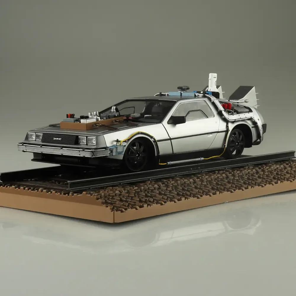 BTTF TIME MACHINE FROM BACK TO THE FUTURE PART I WITH FIGURE MK 1/24