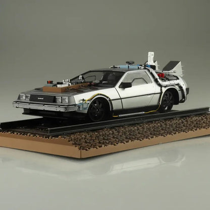 BTTF TIME MACHINE FROM BACK TO THE FUTURE PART I WITH FIGURE MK 1/24