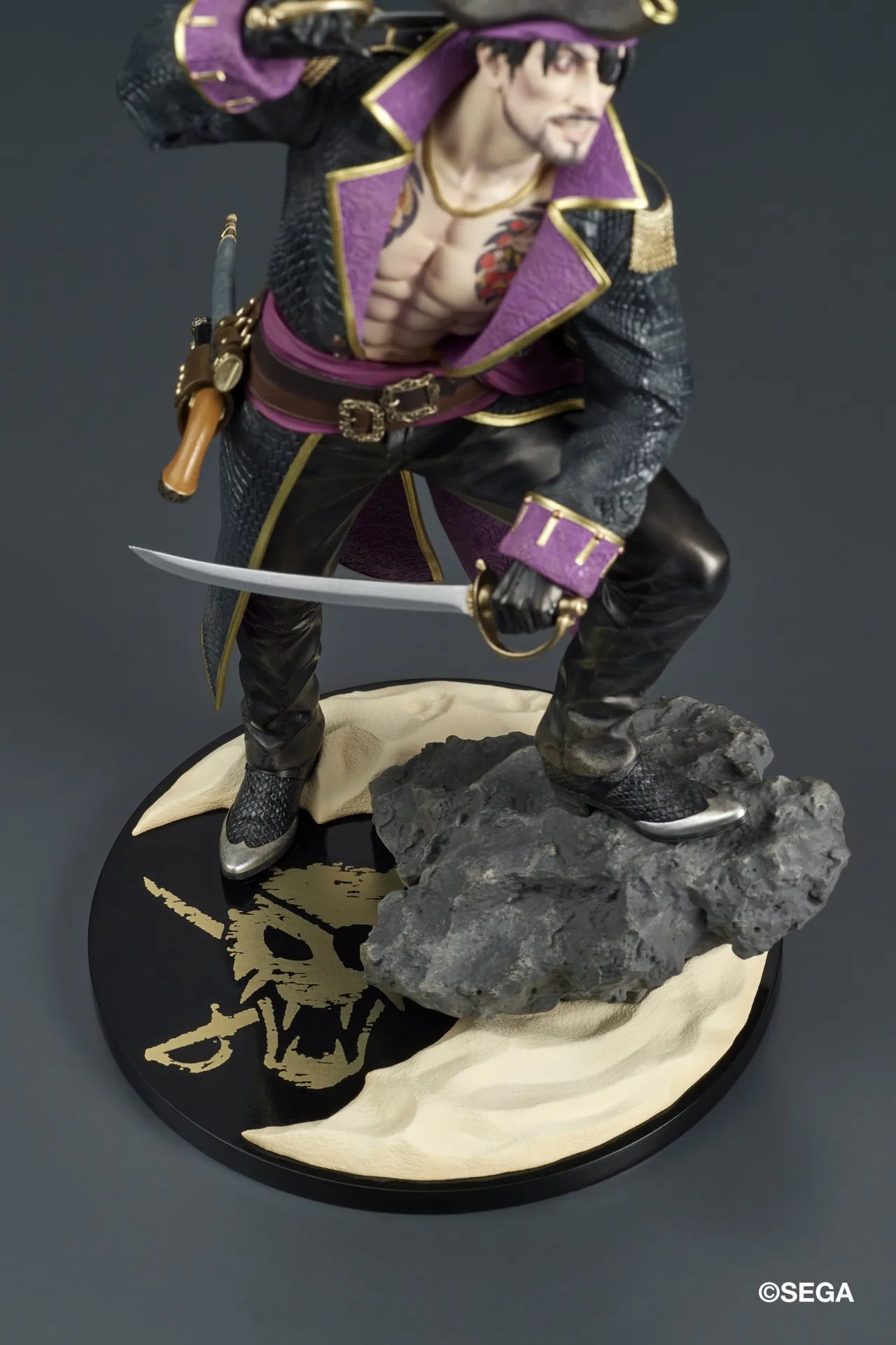LIKE A DRAGON PIRATE YAKUZA IN HAWAII CAPTAIN MAJIMA DIGSTA FIGURE