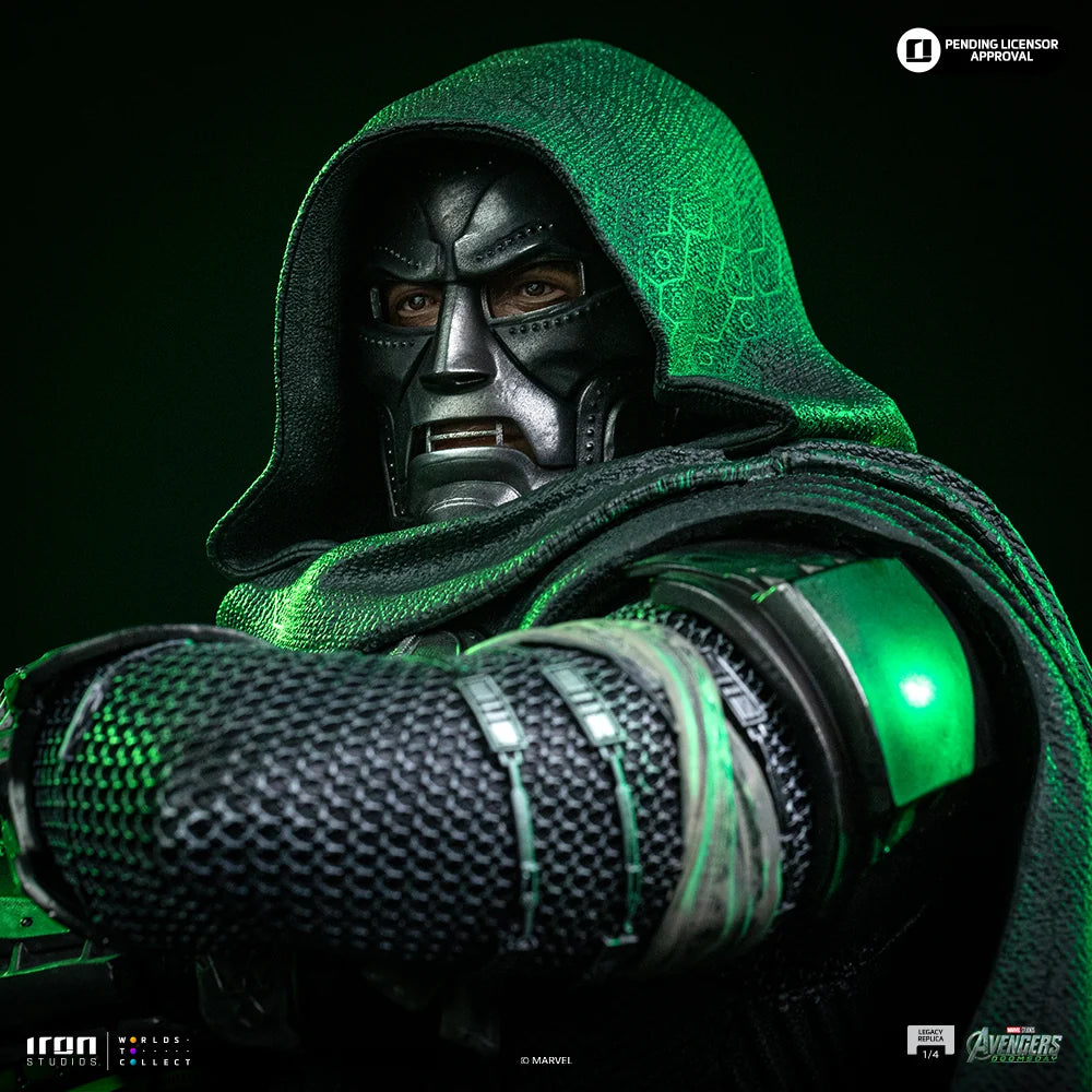 IRON STUDIOS - DOOM AVENGERS:DOOMSDAY DOCTOR DOOM LEGACY REPLICA 1/4 STATUA 67 cm