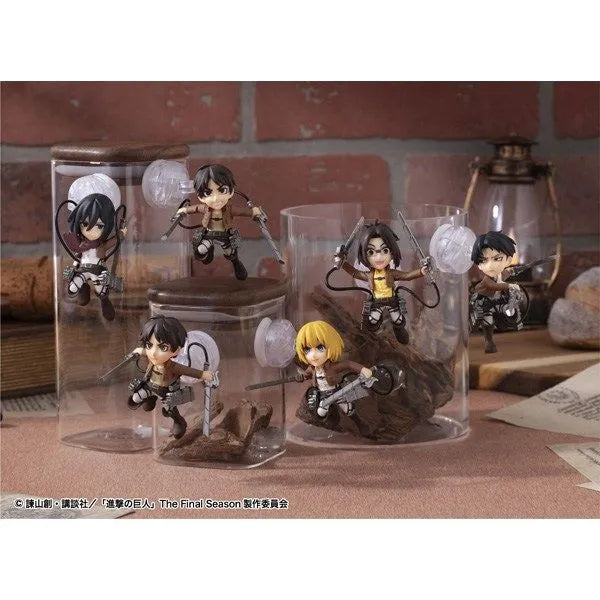MEGAHOUSE - ATTACK ON TITAN TOBIMAS SET ( GIFT) MINI FIGURA 5 cm