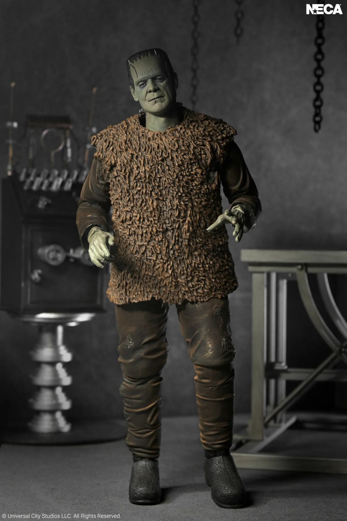 NECA - UNIVERSAL MONSTERS UNIVERSAL MONTERS FRANKENSTEIN MONSTER ULTIMATE ACTION FIGURE 17 cm