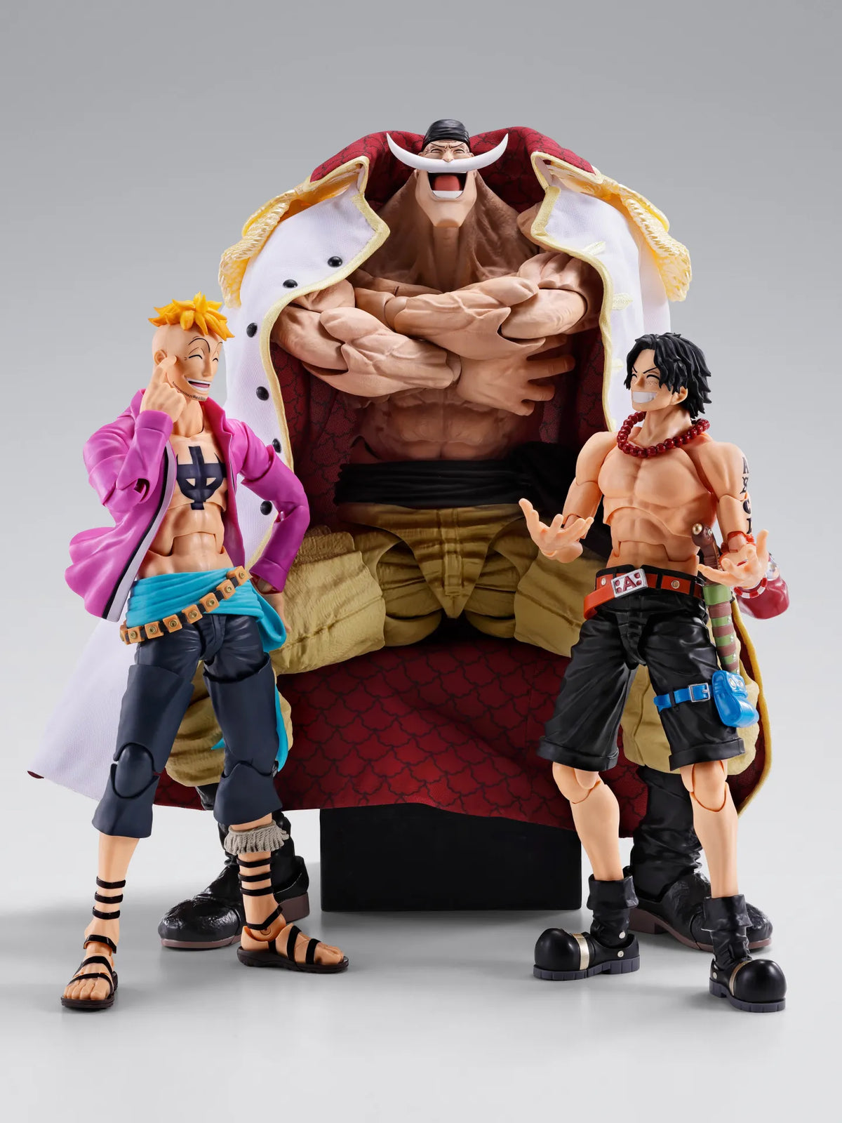 ONE PIECE EDWARD NEWGATE WHITEBEARD MARINEFORD S.H.FIGUARTS
