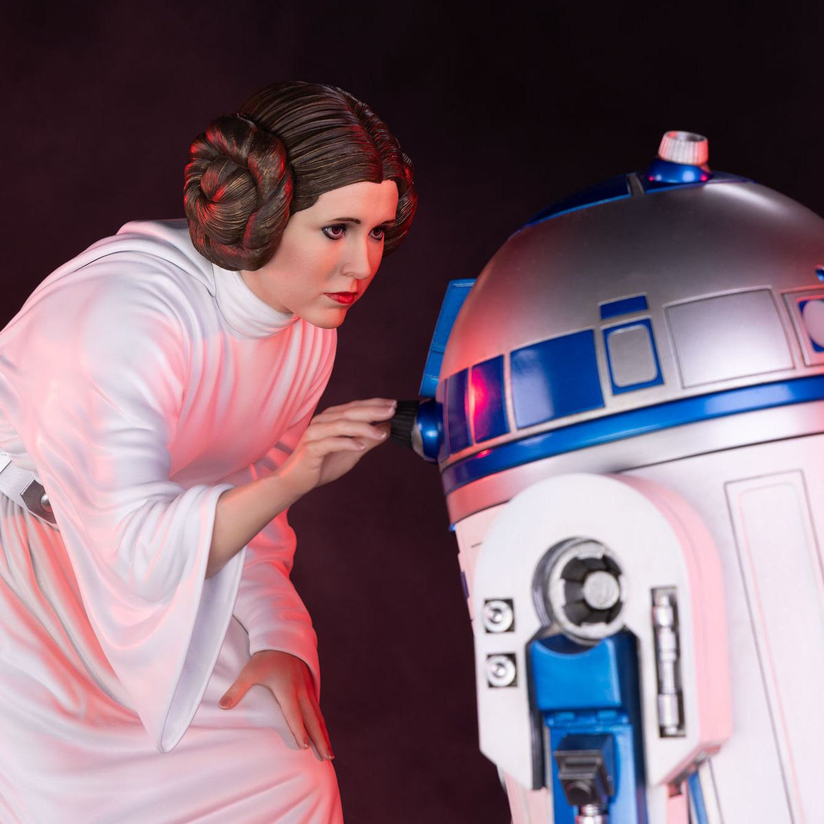 STAR WARS PRINCESS LEIA 1:3 SCALE STATUE