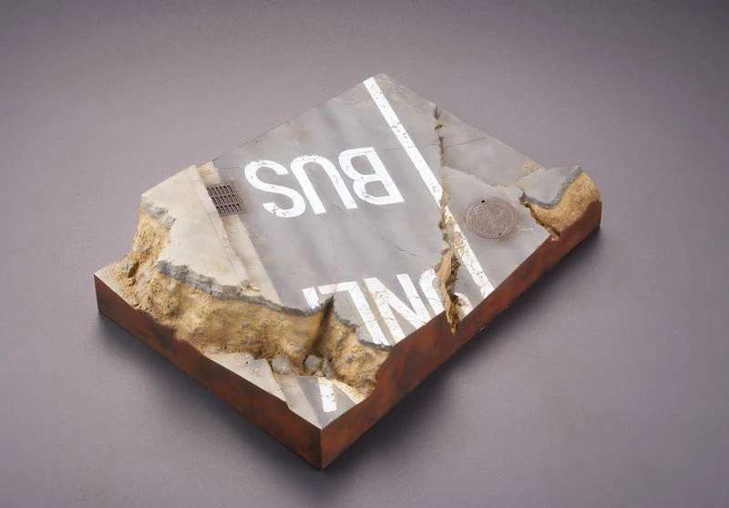 TDK TRILOGY BATMOBILE TUMBLER DIORAMA