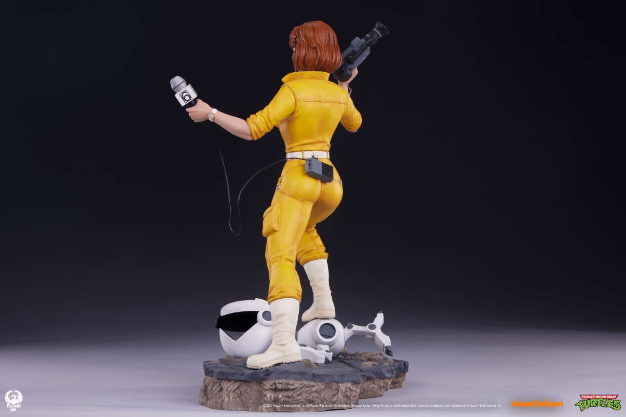 TMNT APRIL O'NEIL 1:4 STATUE