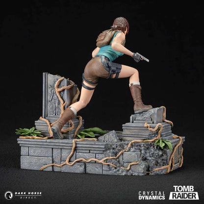 TOMB RAIDER PVC STATUA LARA CROFT 24 CM DARK HORSE