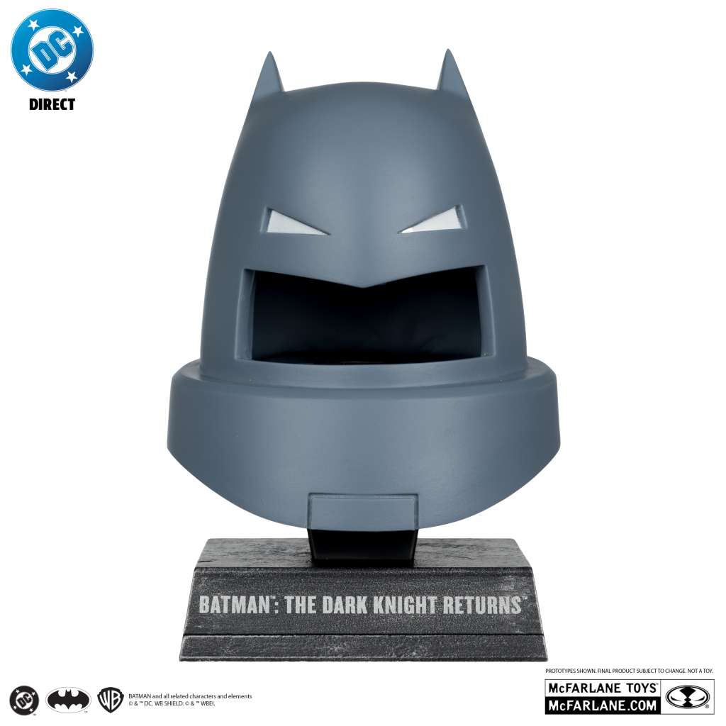 DC BATMAN 1:3 COWL REPLICA ARMOR BATMAN