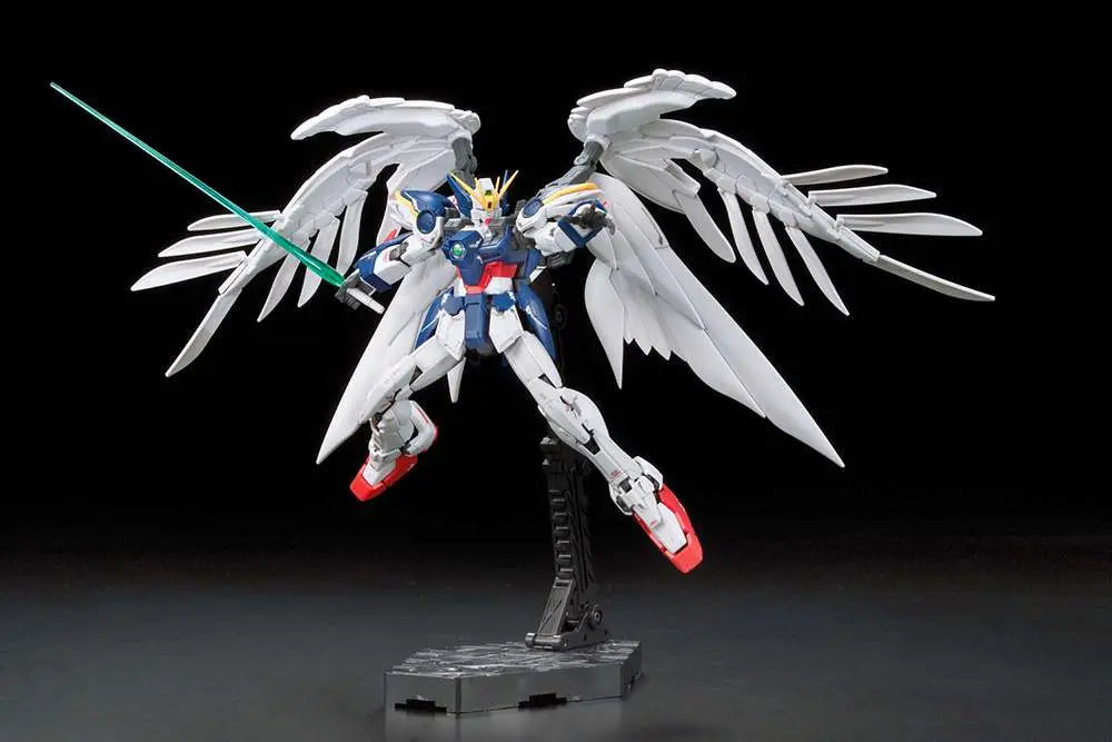 BANDAI - GUNDAM RG WING ZERO CUSTOM EW 1/144 MODEL KIT