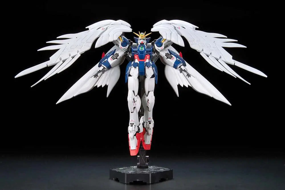 BANDAI - GUNDAM RG WING ZERO CUSTOM EW 1/144 MODEL KIT