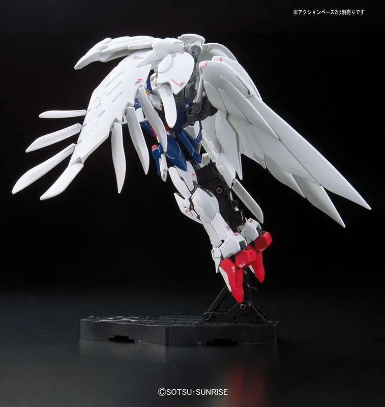 BANDAI - GUNDAM RG WING ZERO CUSTOM EW 1/144 MODEL KIT