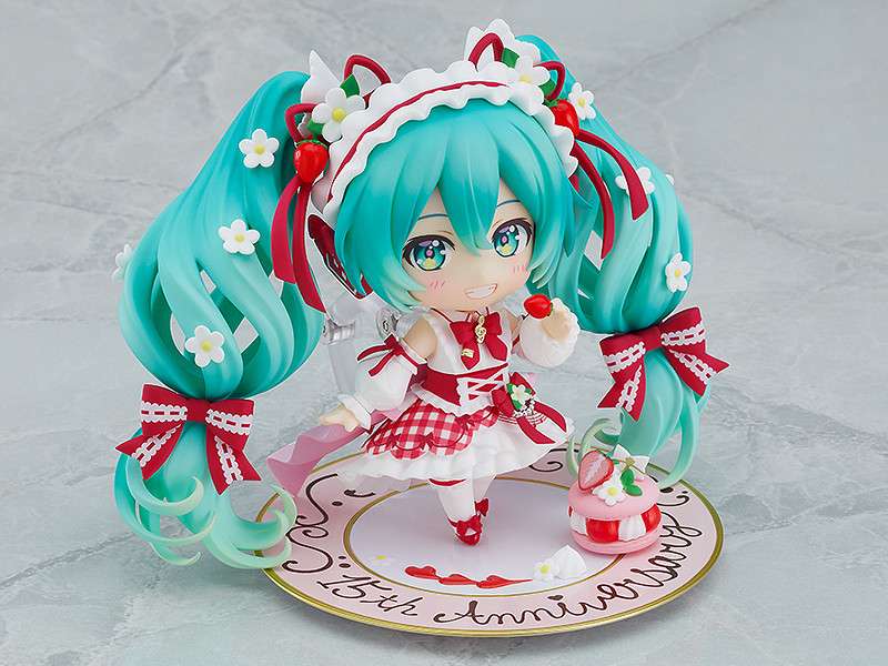 HATSUNE MIKU 15TH ANNIVERSARY NENDOROID