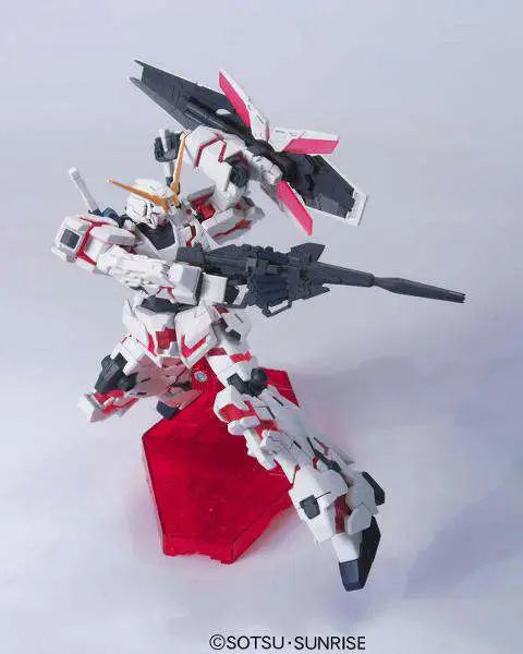 BANDAI - GUNDAM HGUC UNICORN RX-0 DESTROY 1/144 MODEL KIT 13 cm