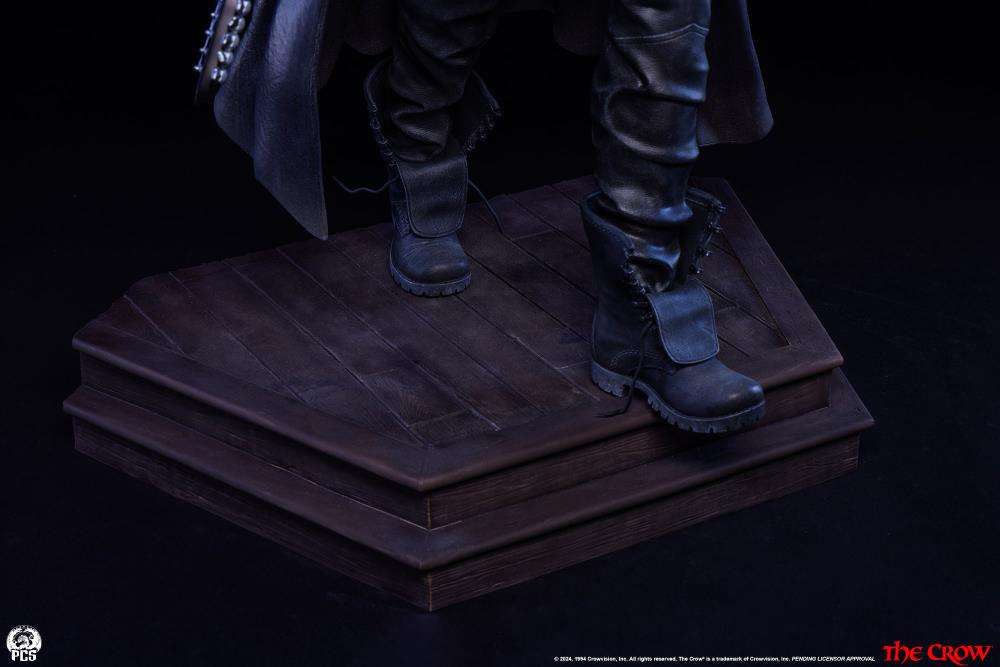 THE CROW 1:3 SCALE STATUE