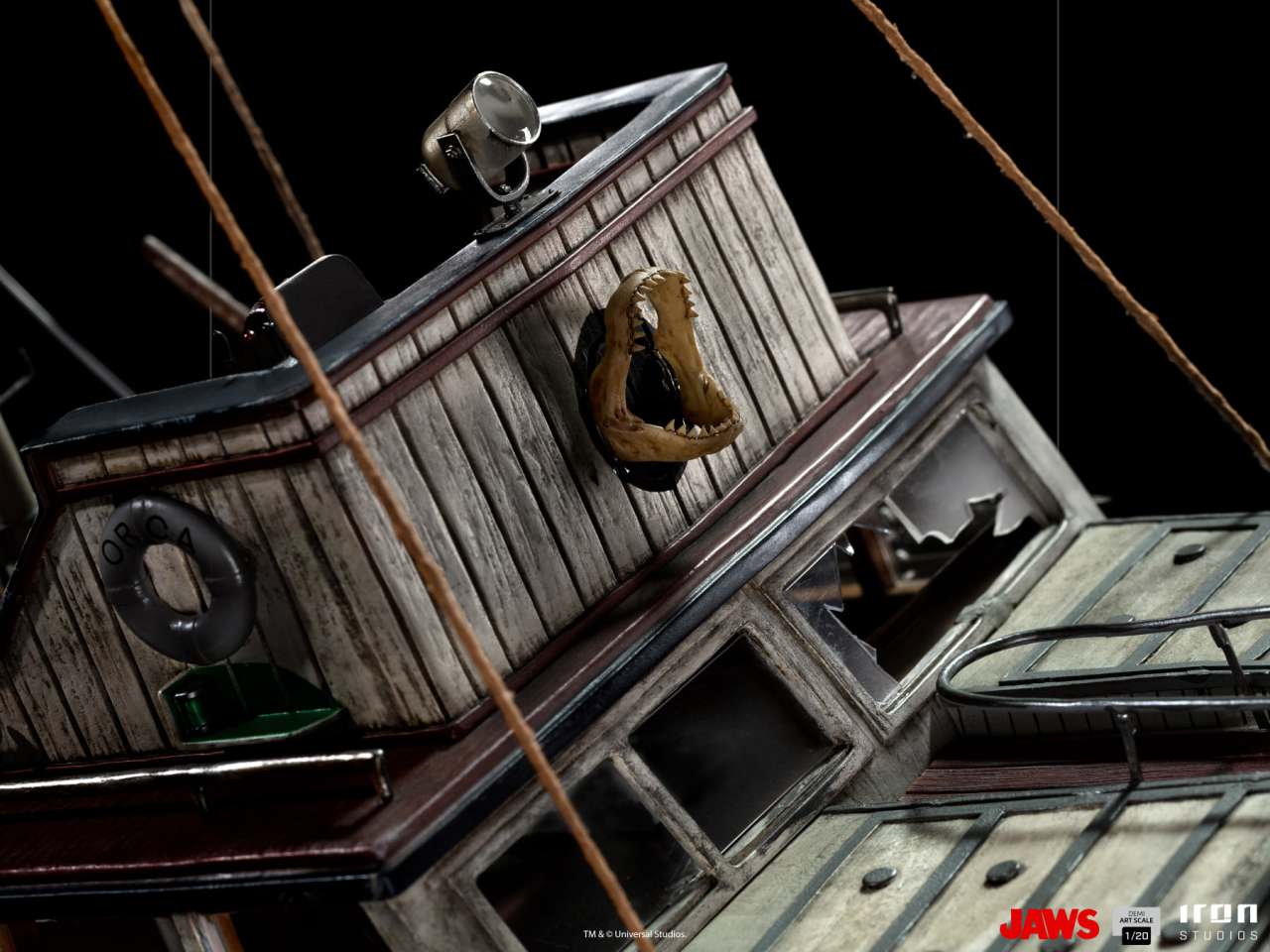 IRON STUDIOS JAWS ATTACK DEMI ART 1/20 STATUA 79 cm