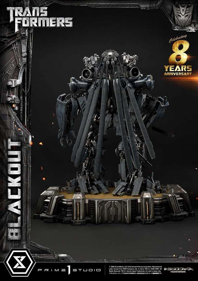 TRANSFORMERS BLACKOUT STATUE